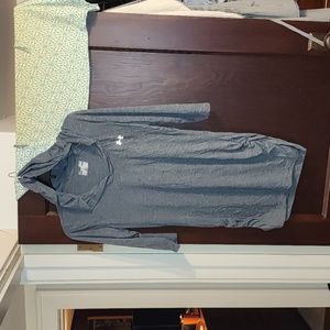 Women's Under Armour hoodie tee Medium NWOT